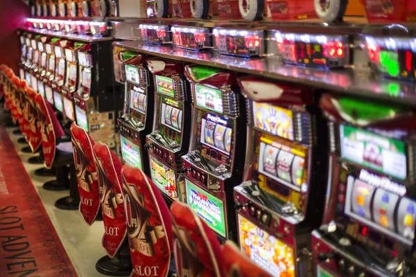 kuatjp Tarung Mesin interface showing prediction options and payout display